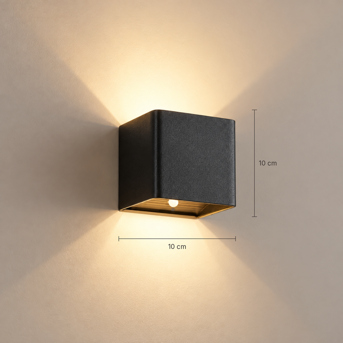 Quadra wall light in black – dimensions: 10 × 10 cm cube