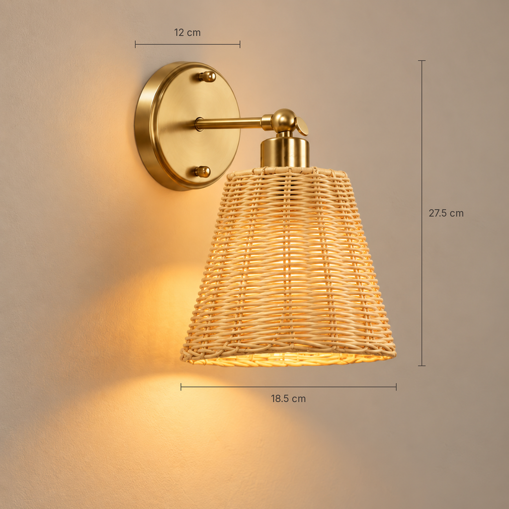 Solenne wall light dimensions: 27.5 cm tall, 18.5 cm shade, 12 cm backplate